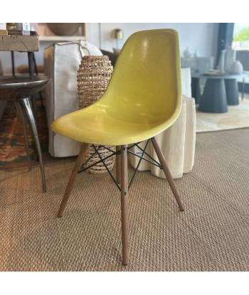 Chaise Eames Originale Lemon Jaune rembourrage situé sous